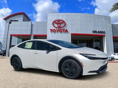 New 2026 Toyota Prius SE image 1