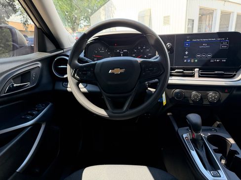 Used 2026 Chevrolet Trax LS FWD image 13
