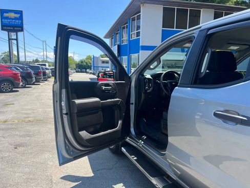 Certified 2023 Chevrolet Silverado 1500 Custom AWD/4WD image 15