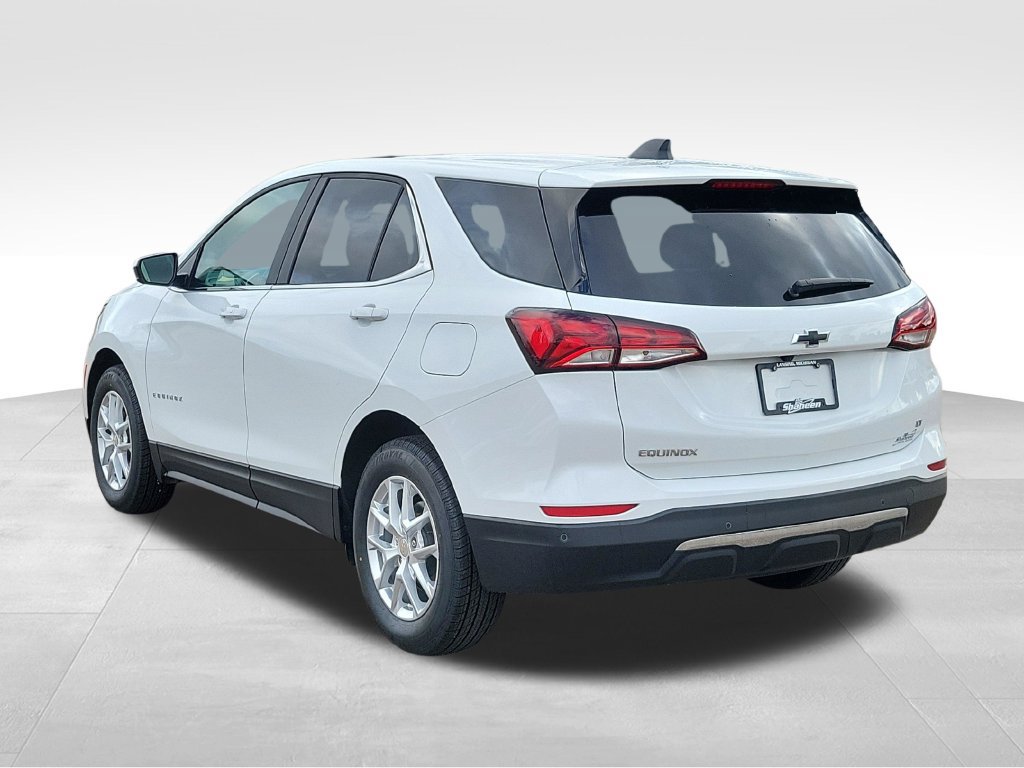 Used 2024 Chevrolet Equinox LT w/ LPO, Cargo Package FWD image 4