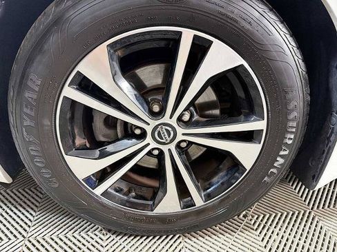 Certified 2022 Nissan Sentra SV FWD image 27