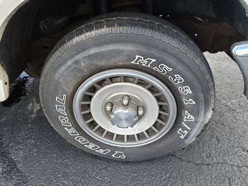 Used 1988 Ford F150 2WD Regular Cab image 7