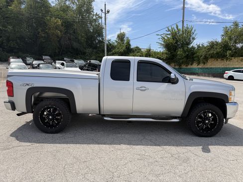 Used 2013 Chevrolet Silverado 1500 LT AWD/4WD image 8