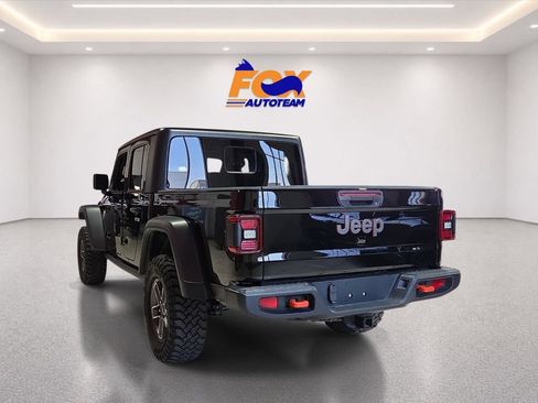 Used 2024 Jeep Gladiator Mojave w/ Convenience Group AWD/4WD image 3