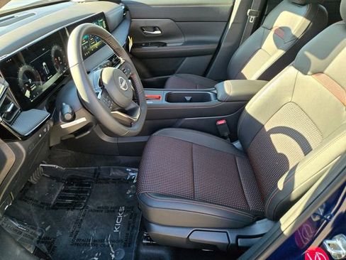 Used 2026 Nissan Kicks SR image 11