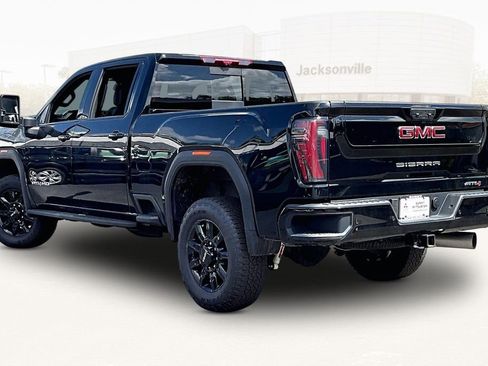 Used 2025 GMC Sierra 2500 AT4 w/ AT4 Premium Plus Package AWD/4WD image 4