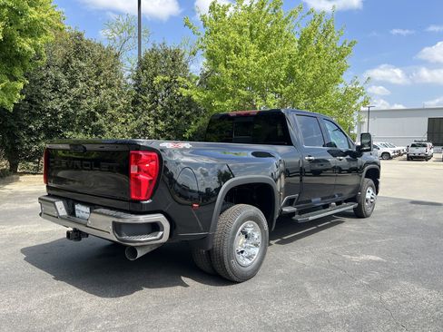 New 2026 Chevrolet Silverado 3500 LTZ w/ LTZ Convenience Package AWD/4WD image 9