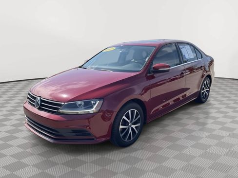 Used 2017 Volkswagen Jetta SE FWD image 4
