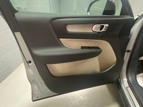 Used 2026 Volvo XC40 B5 Plus AWD/4WD image 7