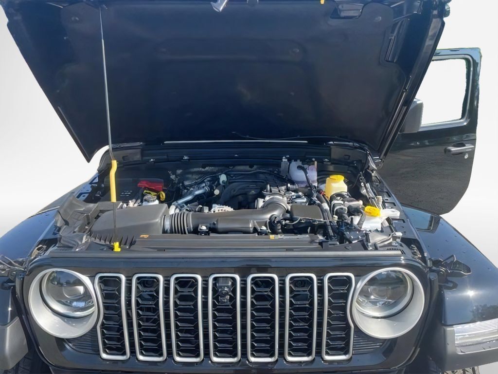 New 2025 Jeep Wrangler Unlimited Sahara AWD/4WD image 27