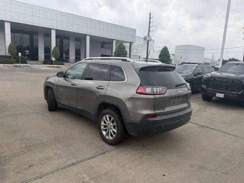 Used 2019 Jeep Cherokee Latitude w/ Popular Appearance Group FWD image 7