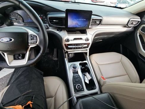 Used 2023 Ford Explorer XLT w/ Equipment Group 202A image 12