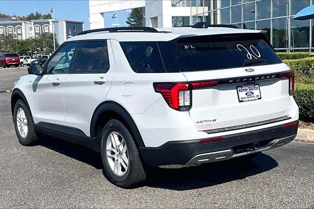 New 2027 Ford Explorer Active w/ Active Comfort Package RWD image 3