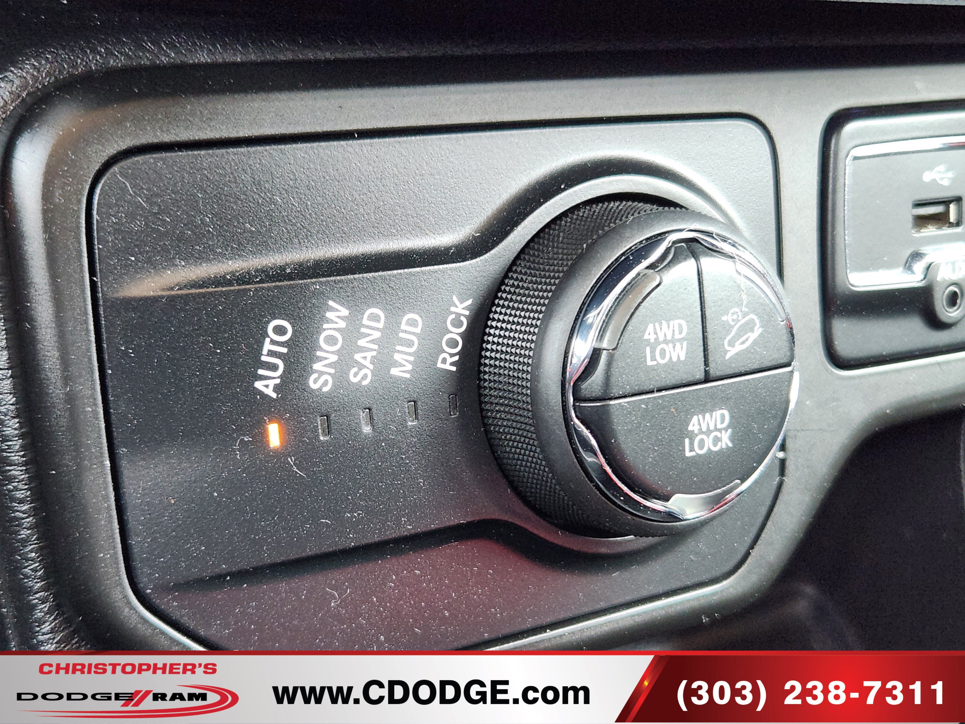 Used 2018 Jeep Renegade Trailhawk AWD/4WD image 27