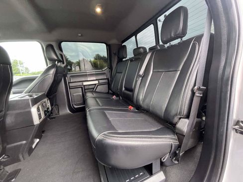 Used 2021 Ford F250 Lariat w/ Lariat Ultimate Package AWD/4WD image 12
