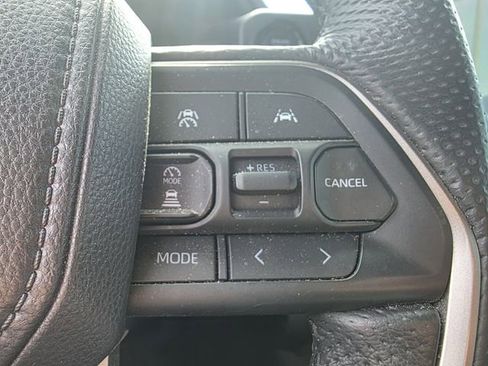 Used 2024 Toyota Tacoma SR5 w/ SR5 Upgrade Package AWD/4WD image 18