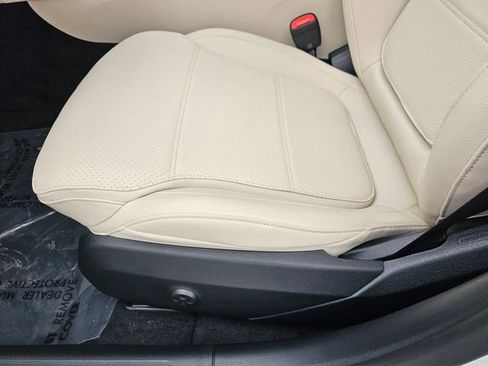 New 2025 Mercedes-Benz C 300 4MATIC Sedan image 17