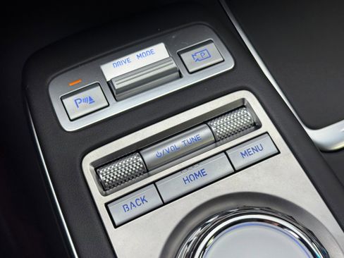 Used 2025 Genesis GV70 3.5T Sport w/ Sport Advanced Package image 34