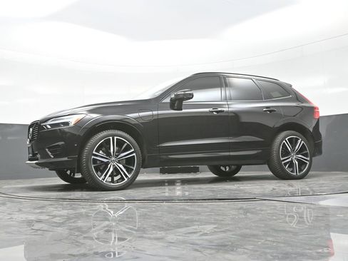 Used 2021 Volvo XC60 T8 R-Design w/ Advanced Package image 27