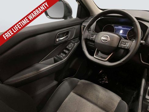 Used 2025 Nissan Rogue SV FWD image 20