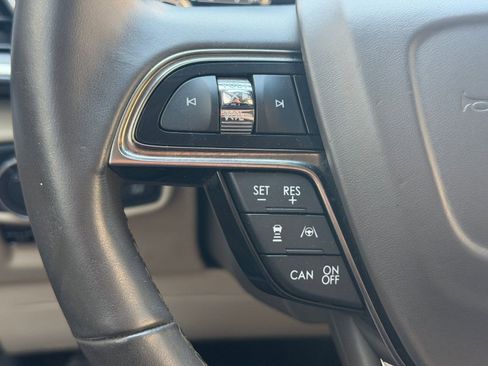 Used 2019 Lincoln Nautilus Reserve FWD image 15