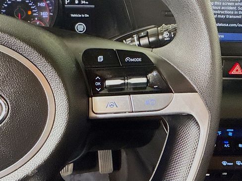 Used 2021 Hyundai Elantra SEL image 15