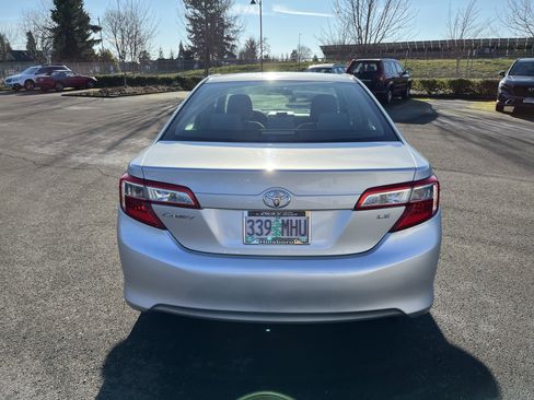 Used 2013 Toyota Camry LE image 4