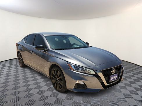 Used 2022 Nissan Altima 2.5 SR FWD image 6