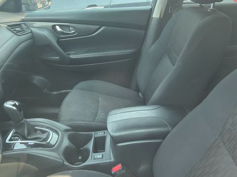 Used 2019 Nissan Rogue SV AWD/4WD image 3
