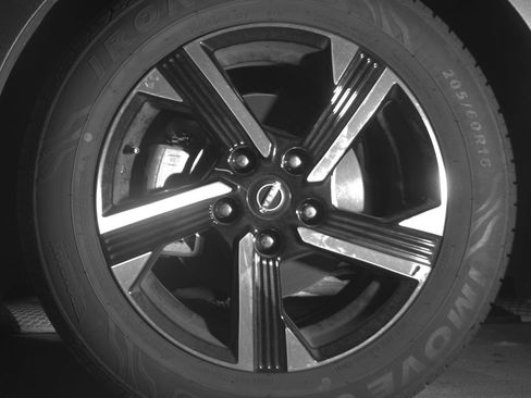 Used 2025 Nissan Sentra SV FWD image 12