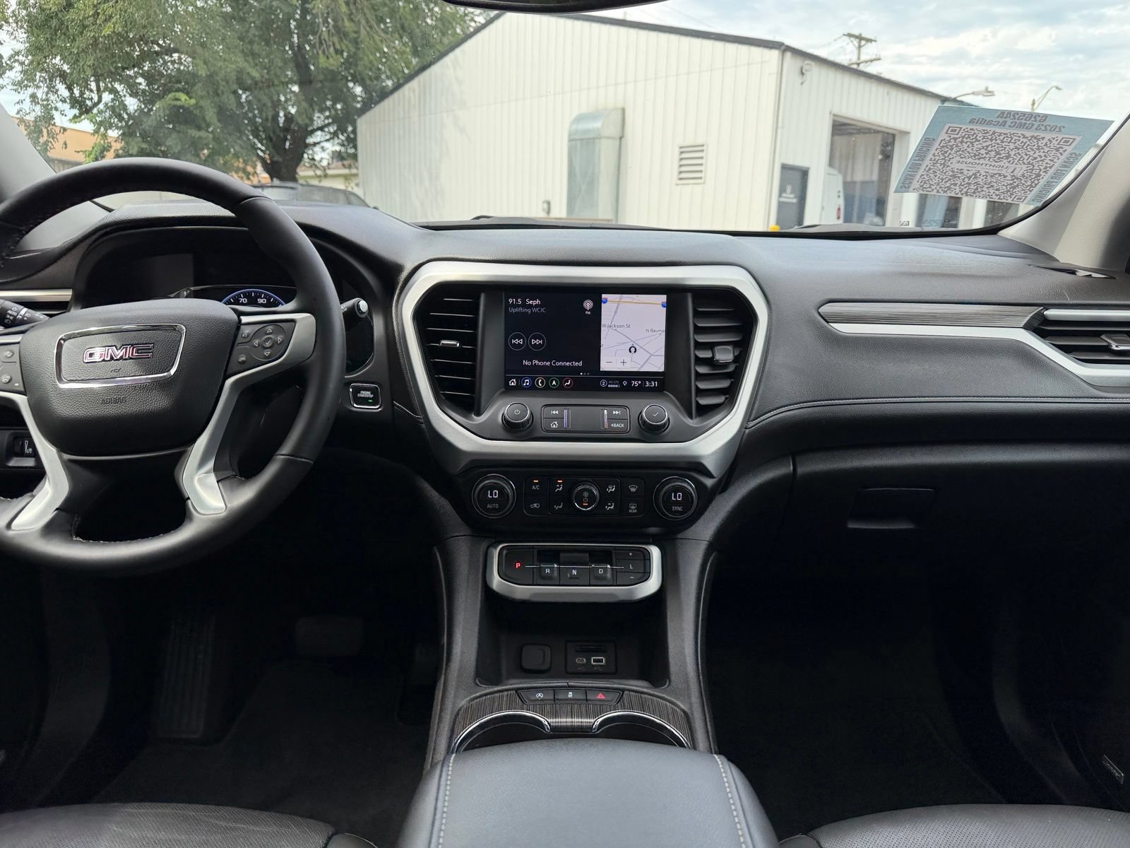 Used 2023 GMC Acadia SLT w/ Technology Package AWD/4WD image 18
