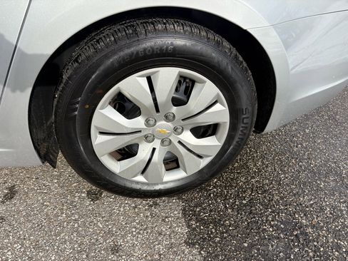 Used 2014 Chevrolet Cruze LS image 35