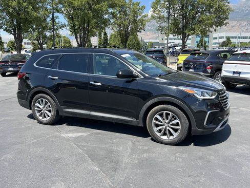 Used 2017 Hyundai Santa Fe SE AWD/4WD image 5
