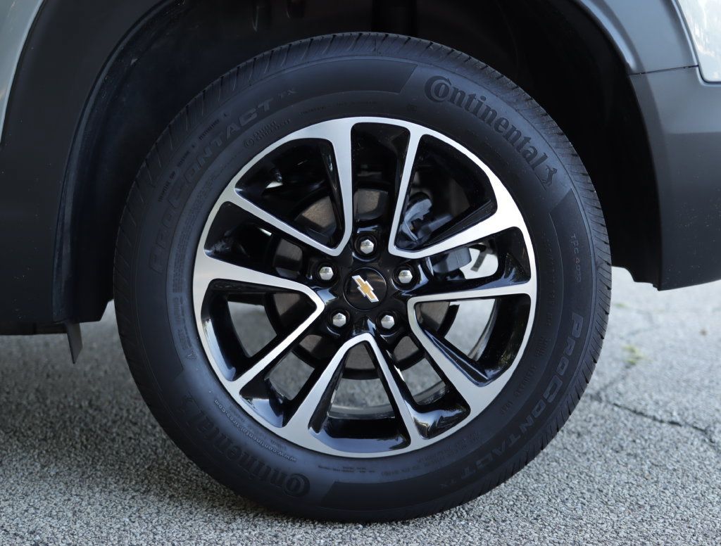 Used 2025 Chevrolet TrailBlazer LT w/ Convenience Package FWD image 36