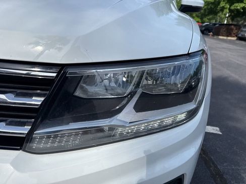 Used 2021 Volkswagen Tiguan SE AWD/4WD image 9