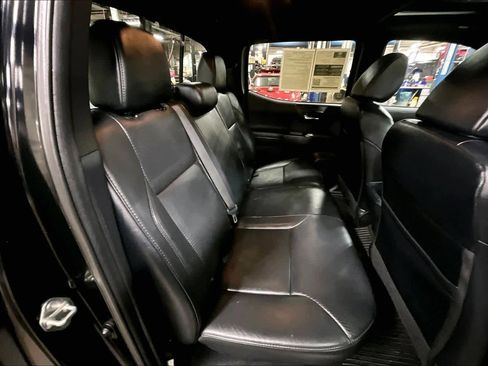 Used 2019 Toyota Tacoma TRD Sport AWD/4WD image 18