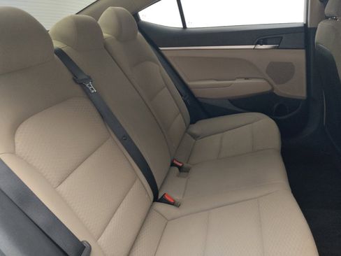 Used 2020 Hyundai Elantra SE FWD image 19