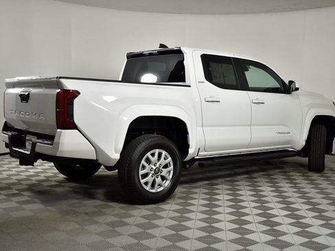 Certified 2025 Toyota Tacoma SR5 image 4
