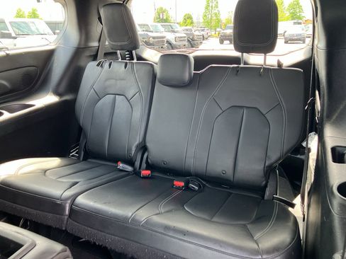 Used 2019 Chrysler Pacifica Touring-L w/ Advanced Safetytec Group FWD image 31