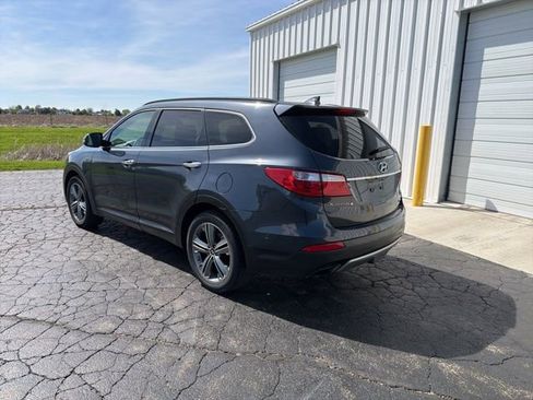 Used 2016 Hyundai Santa Fe SE w/ Option Group 02 AWD/4WD image 3