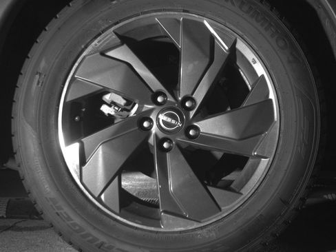 Used 2025 Nissan Rogue SV image 15