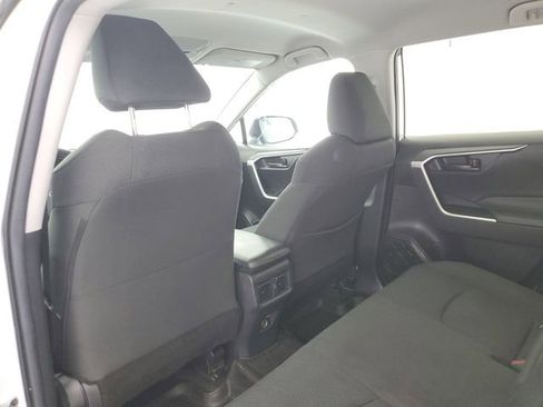 Used 2021 Toyota RAV4 LE AWD/4WD image 12