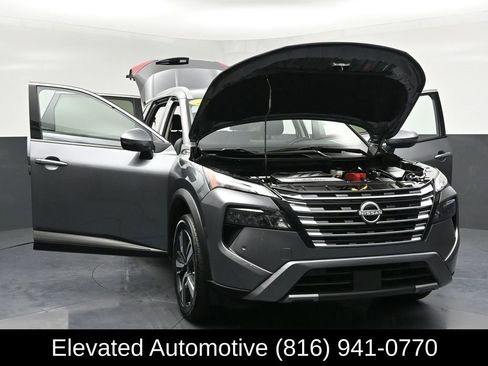 Used 2025 Nissan Rogue SL FWD image 37