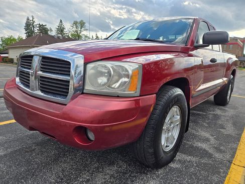 Used 2007 Dodge Dakota SLT w/ Trailer Tow Group AWD/4WD image 1