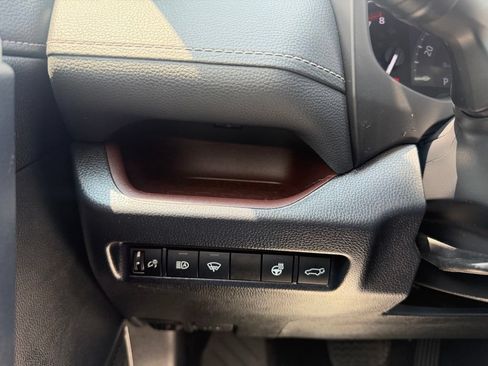 Used 2019 Toyota RAV4 Limited w/ Cold Weather Package AWD/4WD image 26