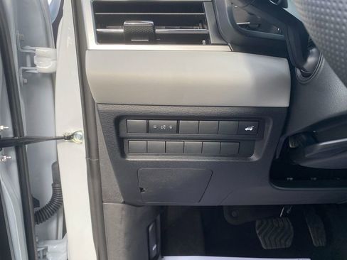 New 2025 Mitsubishi Outlander SE image 14