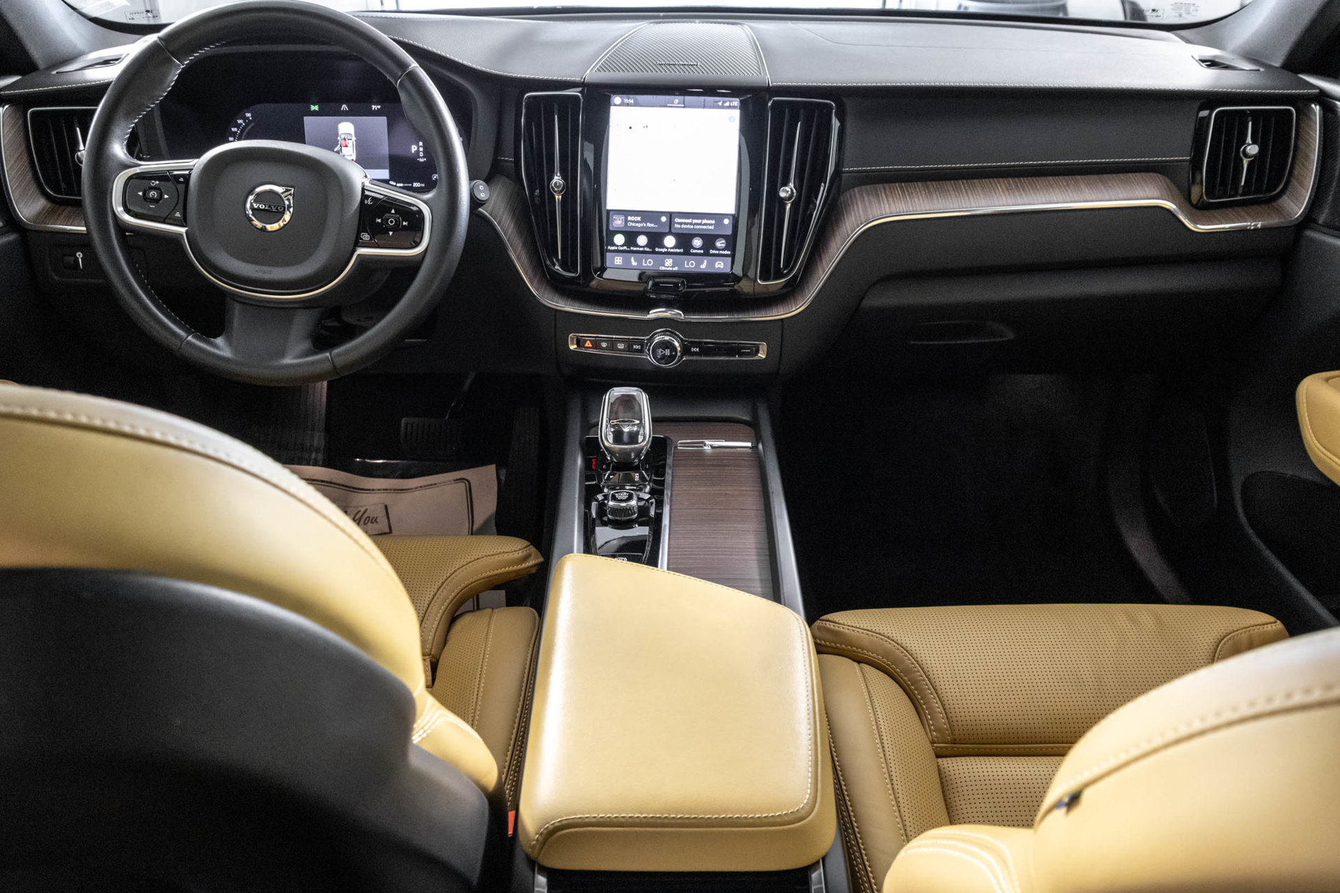 Used 2022 Volvo XC60 B5 Inscription w/ Protection Package Premier FWD image 24