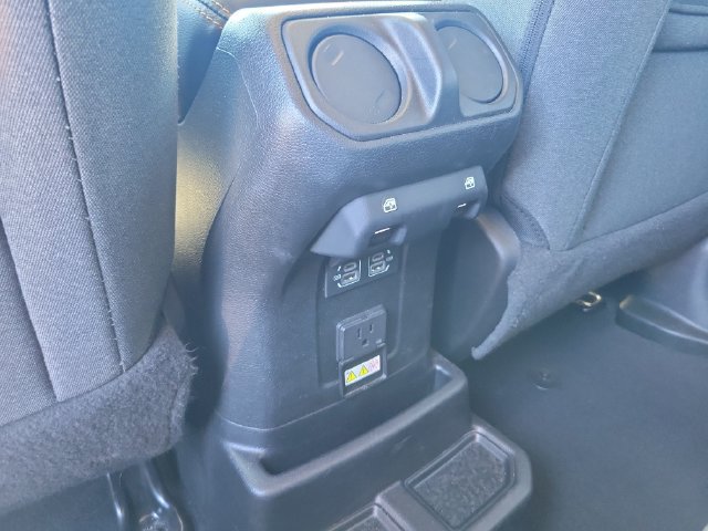 Used 2024 Jeep Wrangler Unlimited Sahara AWD/4WD image 11