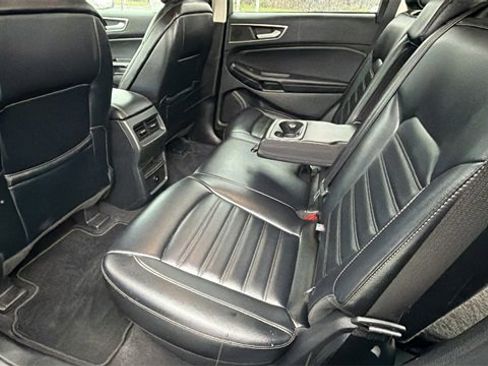 Used 2024 Ford Edge SEL image 16