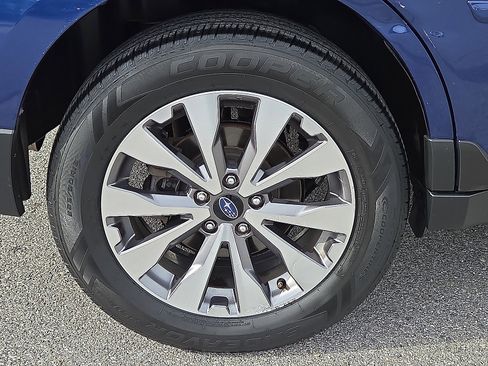 Used 2017 Subaru Outback 3.6R Touring image 7